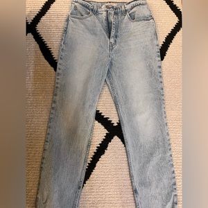 Levi’s High Slim Straight 70s Jean - split hem